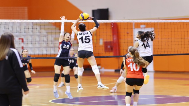 Çeşme'de ilk voleybol lig maçı heyecanı