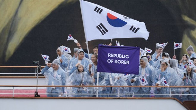 Güney Kore'yi Kuzey Kore diye tanıttılar!