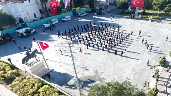 100'üncü yılda 100 çalışanla İstiklal Marşı