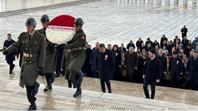 81 ilden gelen öğretmenlerle Anıtkabir ziyareti