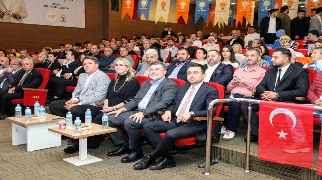 AK Parti İzmir'de gençlik kongreleri Karşıyaka'dan start aldı