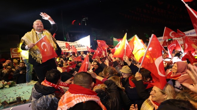 Adaylık ilanı sonrası Pehlivan'dan Menemen'de gövde gösterisi