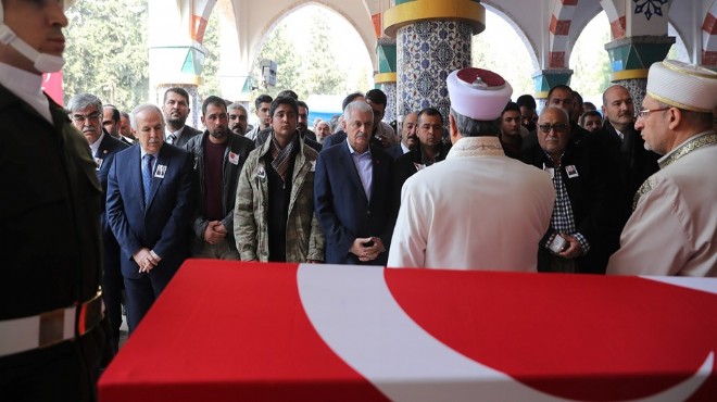 Başbakan şehit askerin cenazesine katıldı
