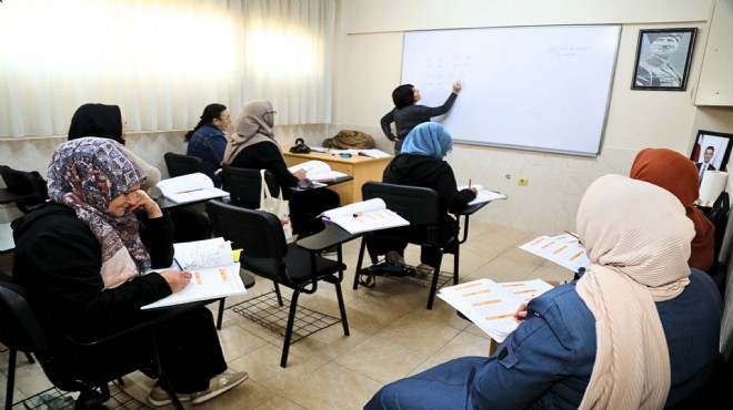 Bayraklı Belediyesi'nden okuma yazma kursu