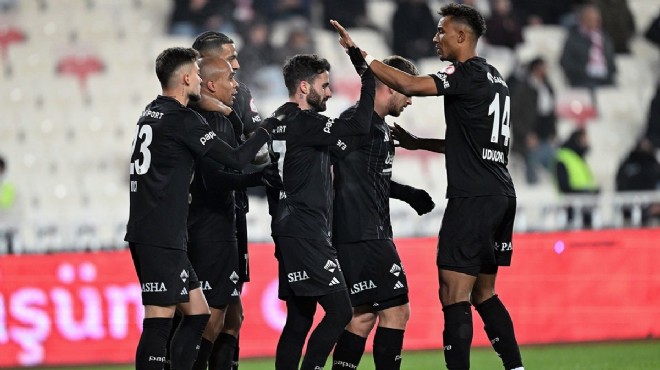 Beşiktaş tan 3 futbolcu için ayrılık kararı!