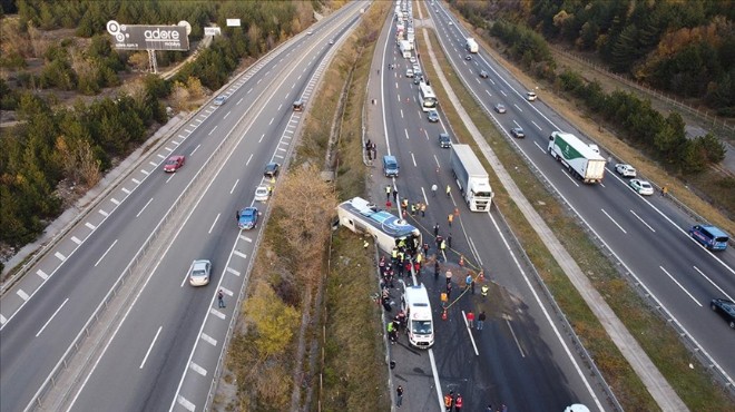 Bolu da yolcu otobüsü devrildi: 3 ölü, 32 yaralı