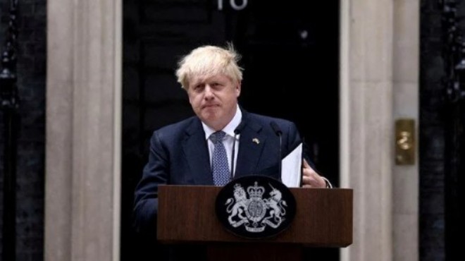 Boris Johnson koltuğa geri mi dönecek?