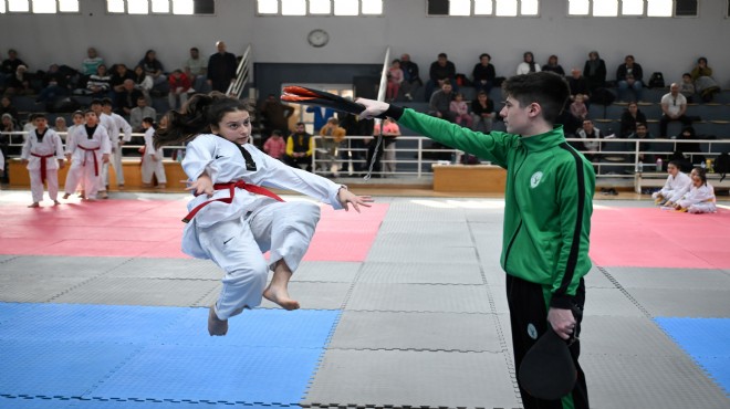 Bornova’da taekwondocuların kuşak heyecanı