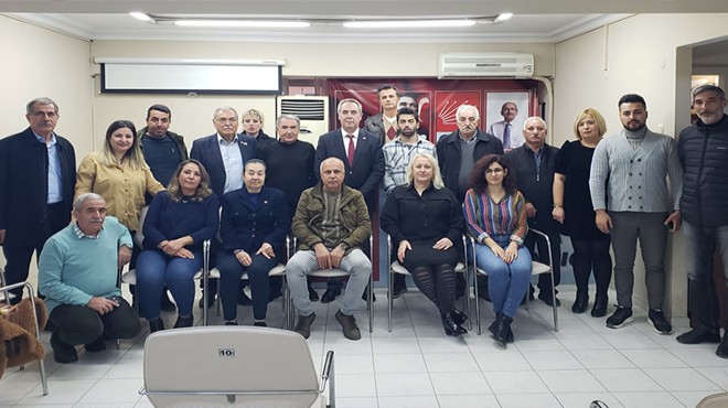 CHP İzmir de genelge sonrası bir ilk: O ilçe başkanı adaylık için yola çıktı!