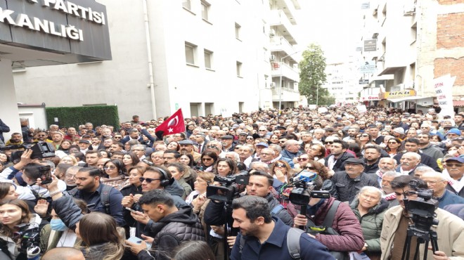 CHP İzmir önünde İmamoğlu na destek, hükümete tepki!