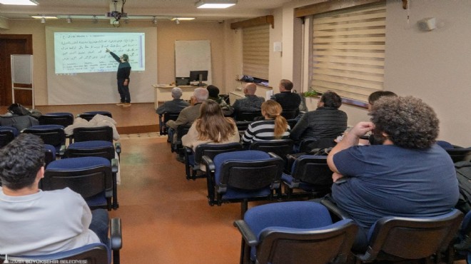 Geçmişin anahtarı Osmanlıca: İzmir deki seminere yoğun ilgi!