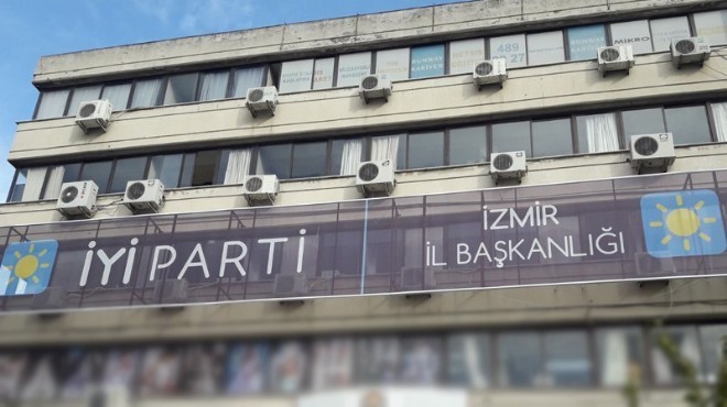 İYİ Parti İzmir’de ‘İl Divan Kurulu’ yenilendi!