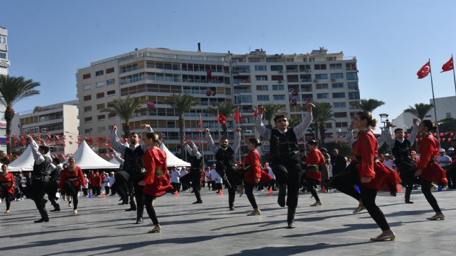 İzmir'de ‘Cumhuriyet' coşkusu!