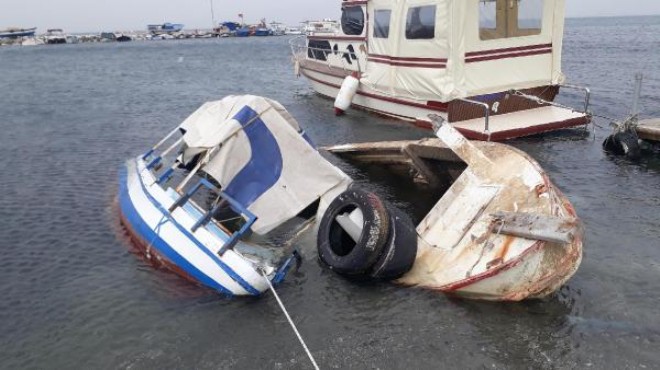 İnciraltı'nda 7 sandal su alarak yan yattı