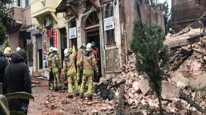 İstanbul da bina çöktü: 2 ölü