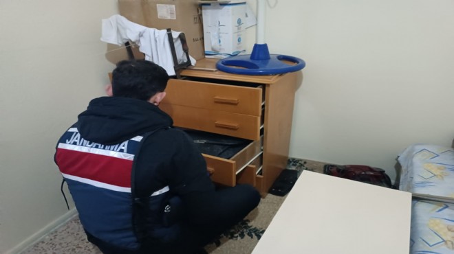 İzmir'de FETÖ operasyonunda 4 şüpheli yakalandı