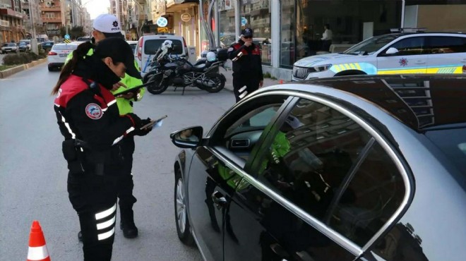 İzmir de aranan 308 hükümlü yakalandı