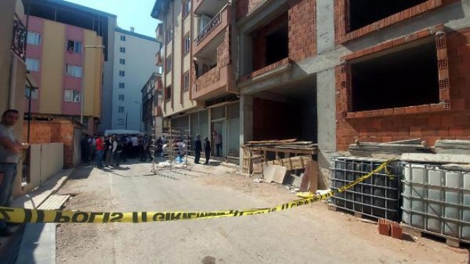 İzmir'de balkondan düşen inşaat ustası öldü