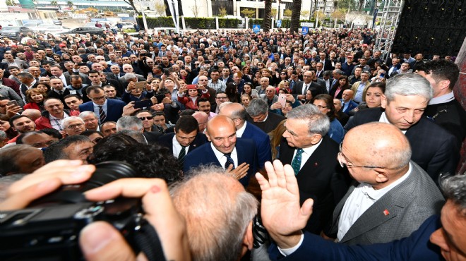 İzmir'de bir devrin sonu... Büyükşehir'deki devir-teslim gününde Soyer ve Kocaoğlu ne mesaj verdi?