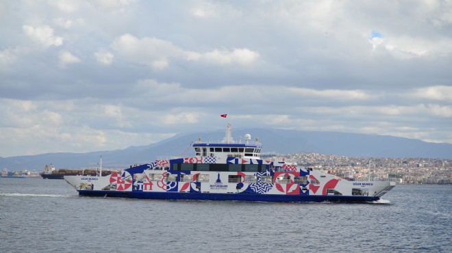 İzmir de deniz ulaşımına fırtına darbesi!