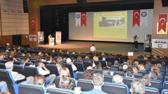 İzmir de  güvenli okul  konferansı