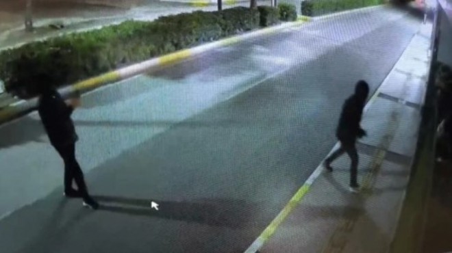 İzmir de iş yerine silahlı saldırı: Biri kurşunladı, diğeri video çekti!