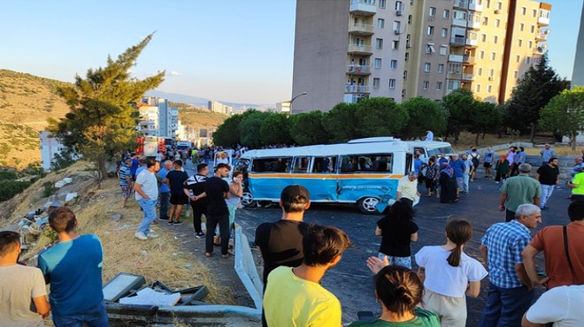 İzmir'de midibüs ile dolmuş çarpıştı: 2 ölü 4 yaralı