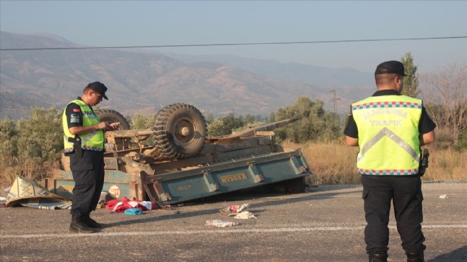 İzmir'de tarım işçilerini taşıyan traktör kaza yaptı: 1 ölü, 13 yaralı!