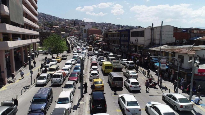 İzmir de trafiğe kayıtlı araç sayısı belli oldu
