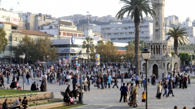 İzmir'in demografik raporu: 5 yıl sonra nüfus kaç olacak?