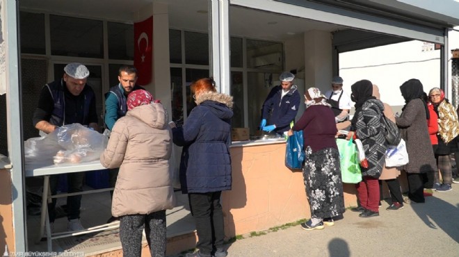 İzmir’de Dayanışma Noktalarında ramazan bereketi