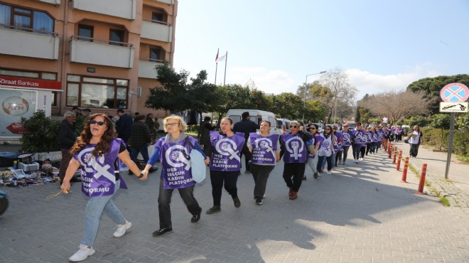 Kadınlardan Efes Selçuk sokaklarında zincir