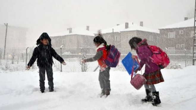 Kar yağdı, altı ilde okullar tatil edildi