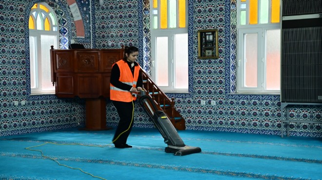 Karabağlar’daki camiler Ramazan’a hazır