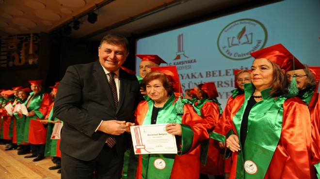 Karşıyaka da 3. Yaş Üniversitesi nde mezuniyet sevinci!