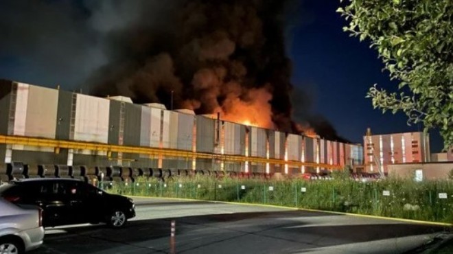 Kocaeli'de demir çelik fabrikasında yangın