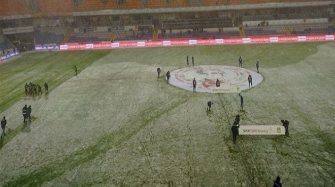 Başakşehir-Bursaspor maçına kar engeli