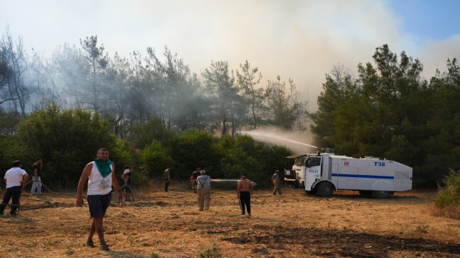 Menderes'te korkutan yangın: Bir mahalle tahliye edildi!