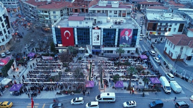 Menderes’te binlerce kişi iftar sofrasında buluştu