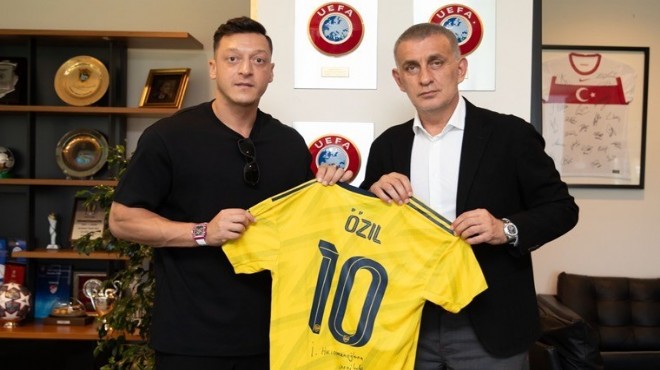 Mesut Özil den TFF başkanlığı iddialarına yanıt!