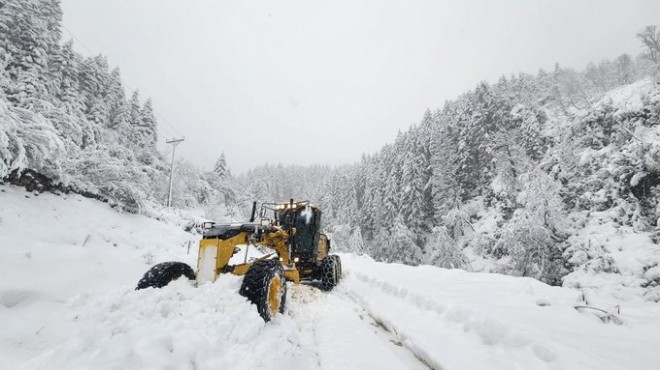 Rize'de 21 köy yolu kardan kapandı