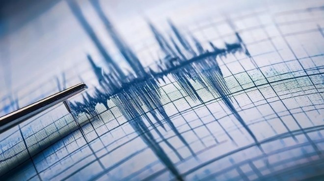 Santorini de deprem fırtınası sürüyor: İzmir yine sallandı!