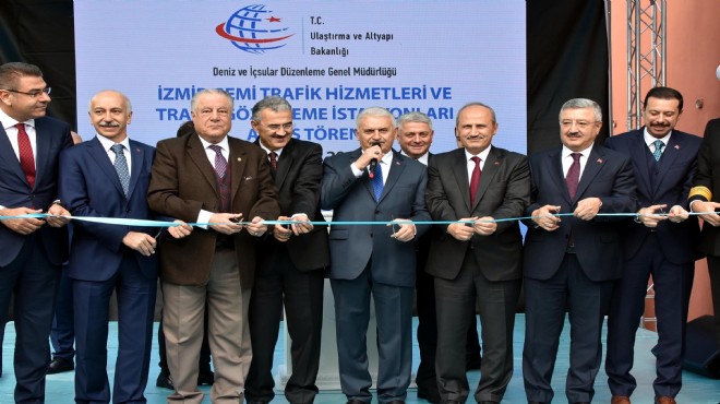 TBMM Başkanı Yıldırım İzmir'de Gemi Trafik Merkezi'ni açtı