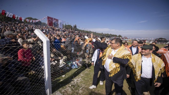 Tugay dan ihraç edilen teğmenlere İzmir daveti