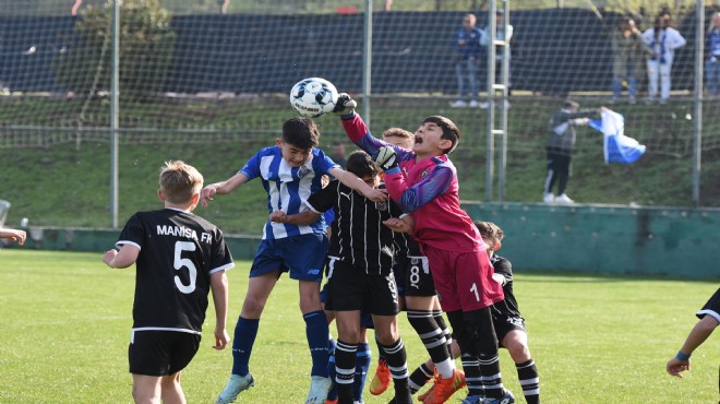 U12 İzmir Cup'ta heyecan tam gaz!