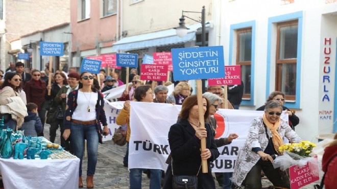 Urlalı kadınlar şiddete karşı yürüdü