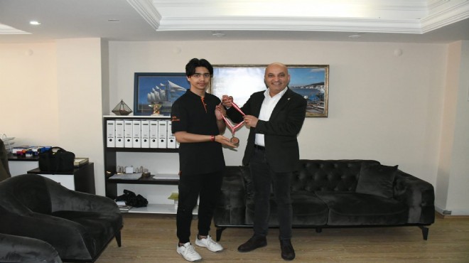 Wushu Kung Fu Türkiye Şampiyonları'ndan CHP'li Polat'a ziyaret