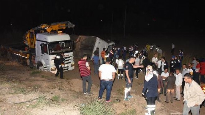 Yolcu otobüsü şarampole devrildi: 6 ölü, 44 yaralı