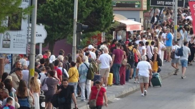 Yunanistan aşırı turizmden endişeli: Turiste vergi!