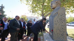 Ahmet Taner Kışlalı Güzelbahçe’de anıldı